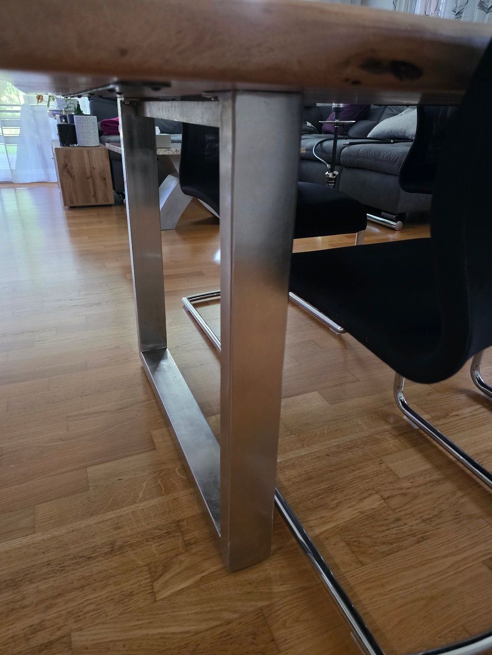 Tischset: Massivholz Esstisch mit 4 Stühle – Gebraucht aus Pfungen von Liviusz 2