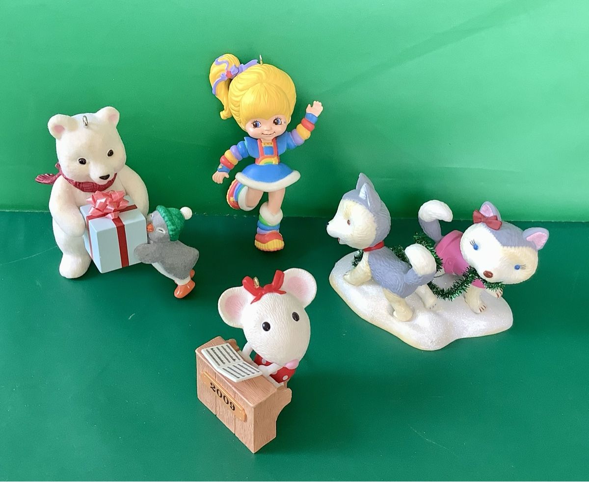 Statuette: Hallmark Keepsake Ornaments: 4 Figuren – Usato da Reinach BL venduto da P.Maeser