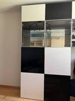 GRATIS - Schrank mit 6/8 Türen und Vitrine