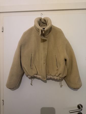 Veste courte Zara beige en fausse fourrure taille XS