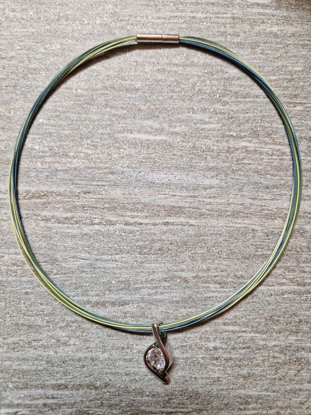 Pierre Lang Ketten: Collier gr/bl/ge Pierre RH mit Anhänger – Gebraucht aus Lichtensteig von Cocabana_16