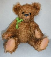 Lächelnder Teddybär aus goldenem Mohair