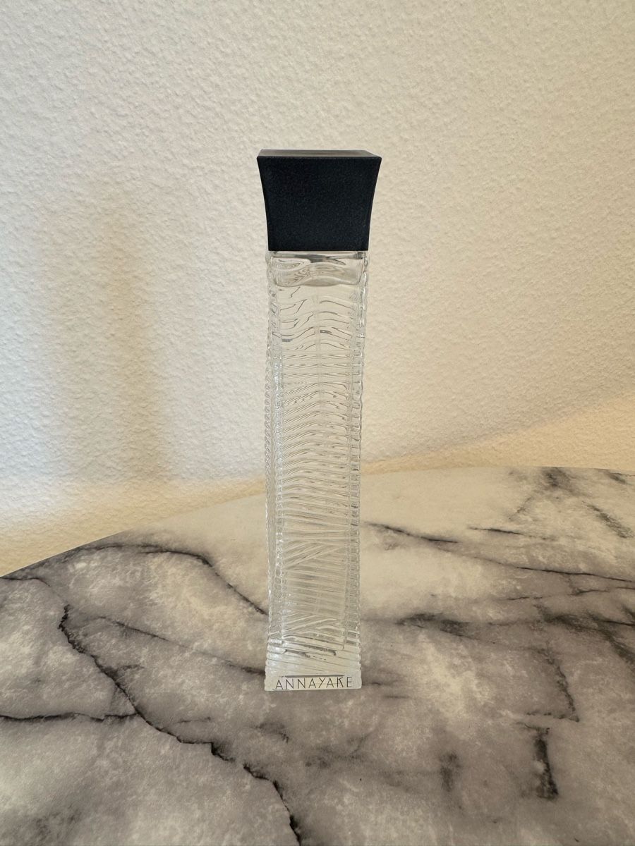 Profumi & Eau de Toilette: Annayake pour elle 100 ml fast voll – Usato da Zürich venduto da iasminee 1
