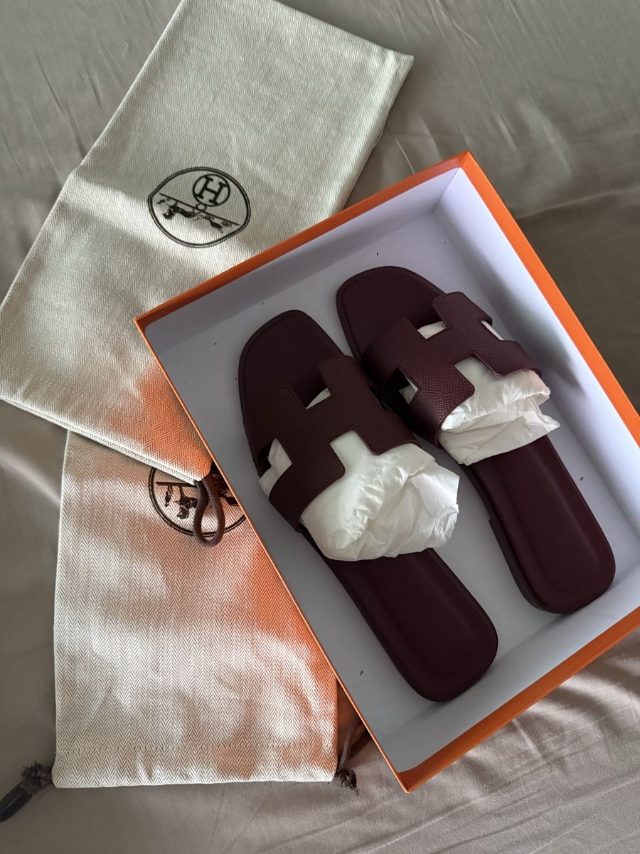 Hermès Chaussures femmes: Hermès Oran rouge H num 40 – Neuf (Voir description) à Montagnola par sar_g6nd 1