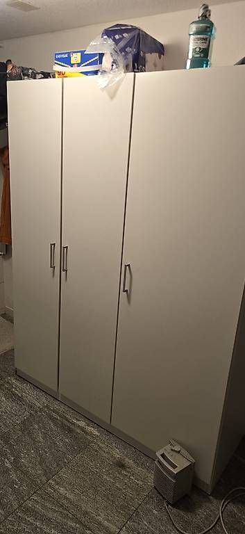 Armadi: Schrank – Usato da Dürnten venduto da ang_q8bj