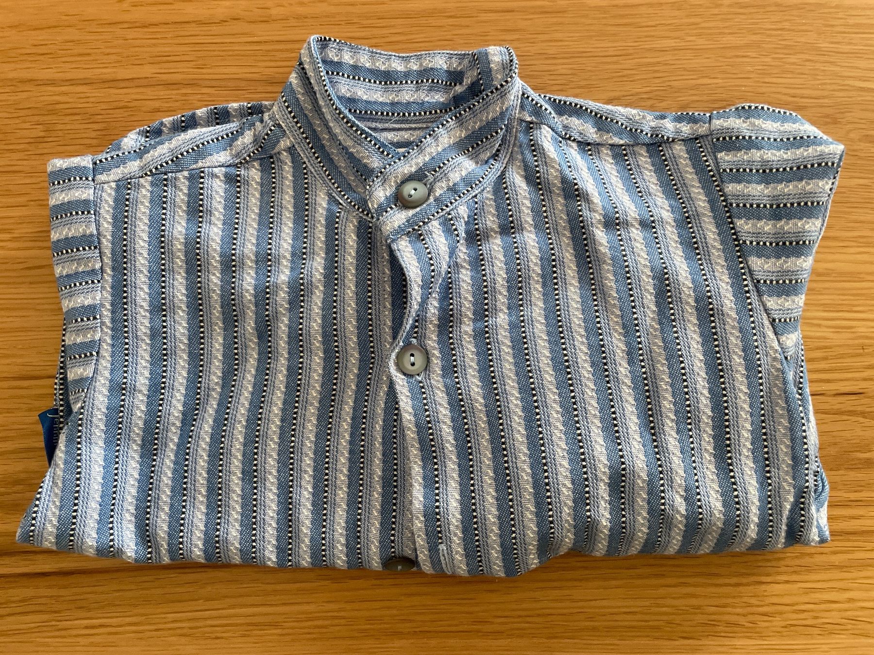 Hemden, T-Shirts & Polos: Bauernhemd mit Stehkragen Gr. 86 – Gebraucht aus Waltenschwil von hansnine 3