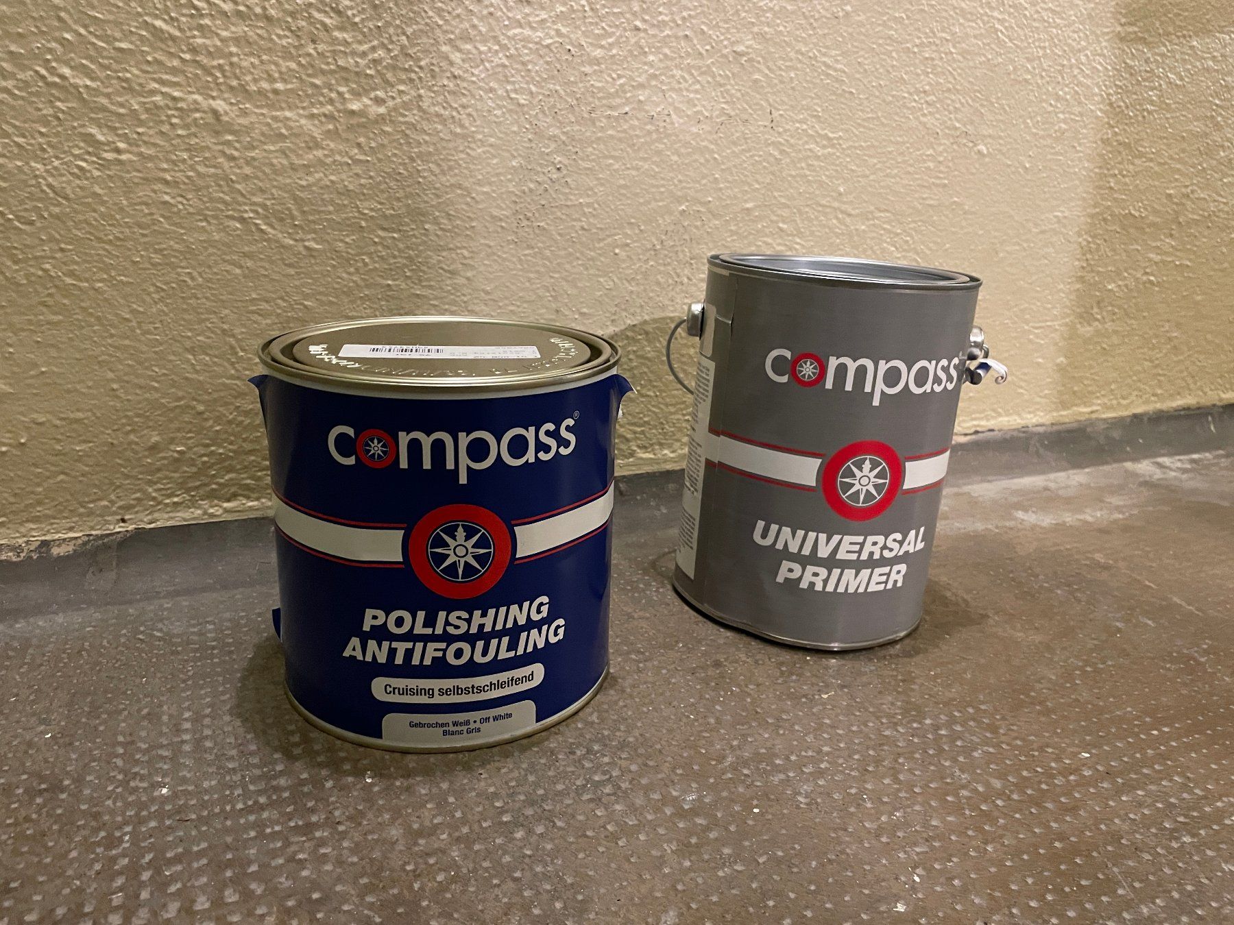 Farben: Compass Universal Primer et Antifouling Compass Cruising au – Neu und originalverpackt aus Biel/Bienne von DemCon