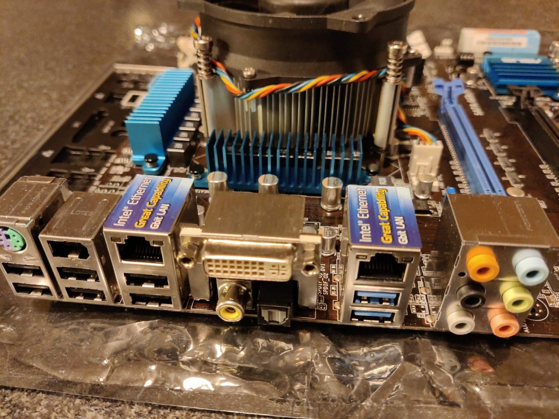 Asus Schede madri: ASUS P8B-WS + Intel i3 2100T + RAM – Usato da Genève venduto da Rally022 1