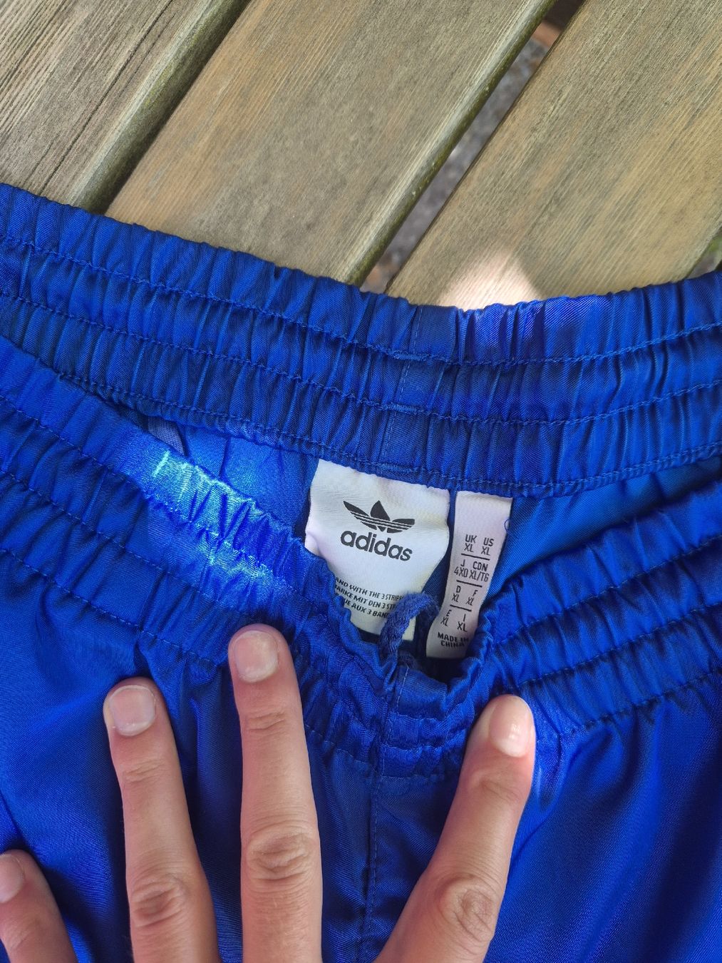 Adidas Pantaloni: Adidas Hose glänzig XL – Usato da Winterthur venduto da nel_6svj 2