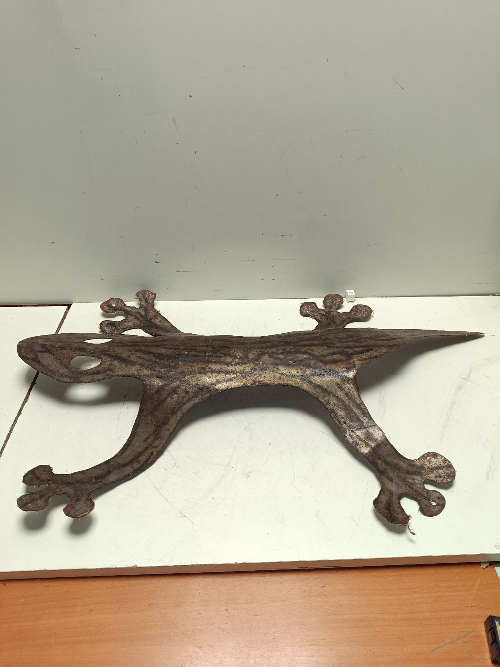 Statuette: Dekofigur Gecko Wanddeko(em339) – Usato da Künten venduto da Schnaepplihuus 2