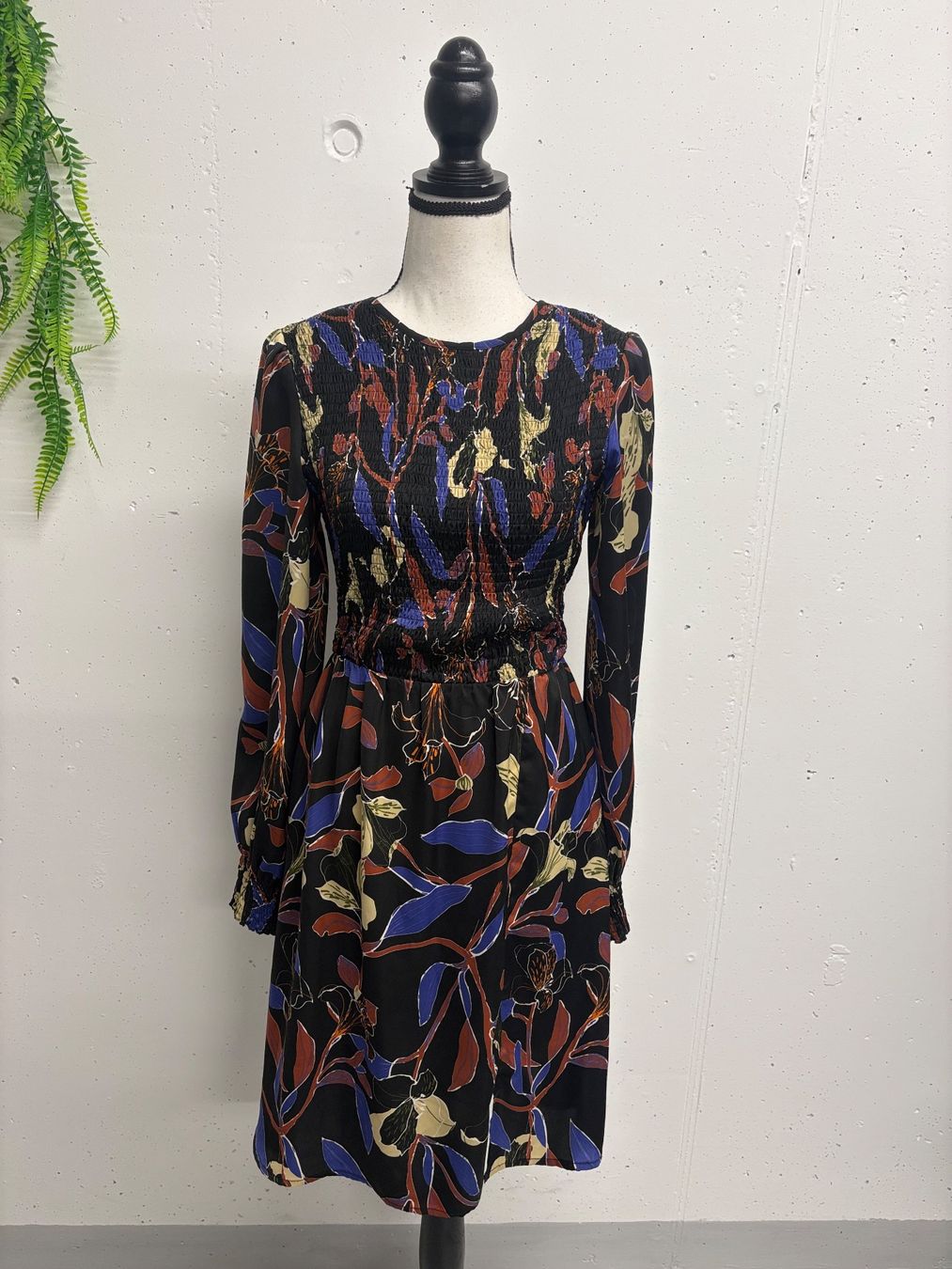 Mango Vestiti: Mango gemustertes Kleid S schwarz blau langarm Viskose – Nuovo (secondo la descrizione) da Regensdorf venduto da secondchancefashion