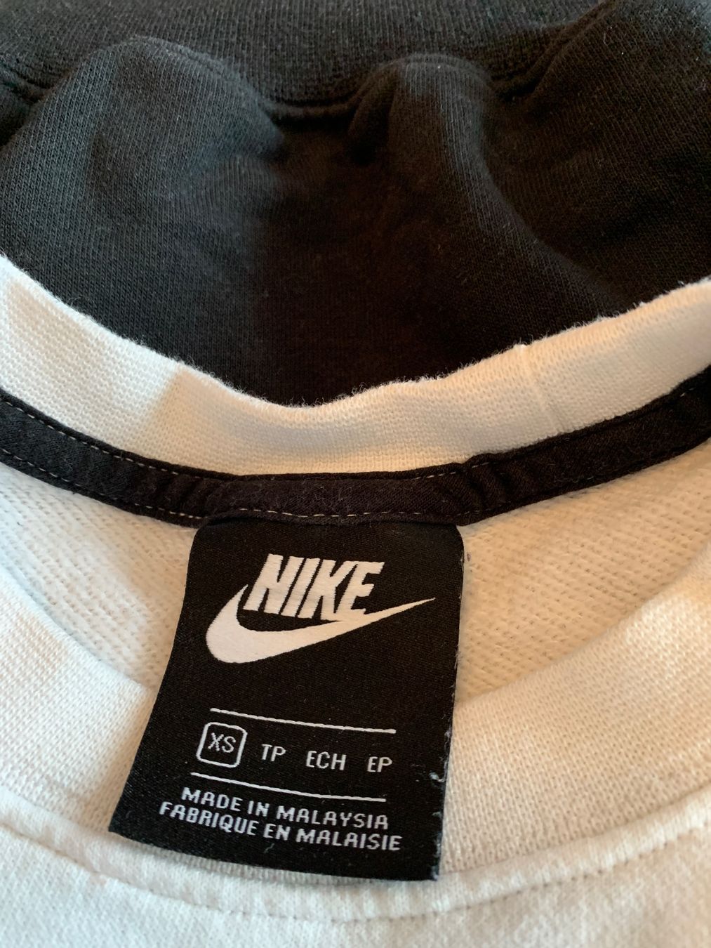 Nike Maglioni & Felpe: Joli pull Nike court taille xs – Usato da MEYRIN venduto da Gwendo10 2