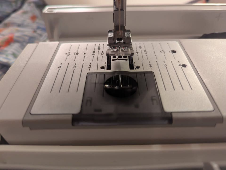 Pfaff Macchine da cucire: Pfaff 720 Quilt Expression Special Edition – Nuovo (secondo la descrizione) da Zürich venduto da datacompboy 2