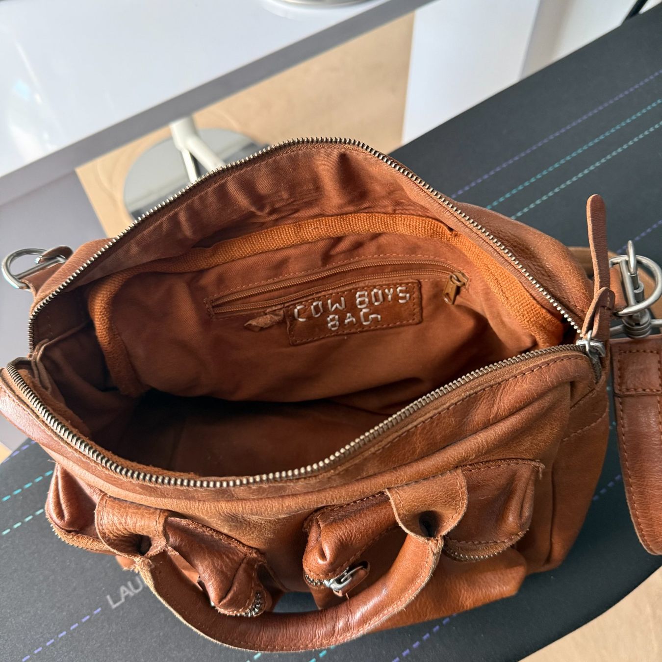 Taschen für Damen: Cowboysbag Leder-Umhängetasche – Gebraucht aus Riedholz von han_fy6l 2