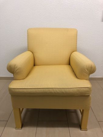 Gelber Sessel