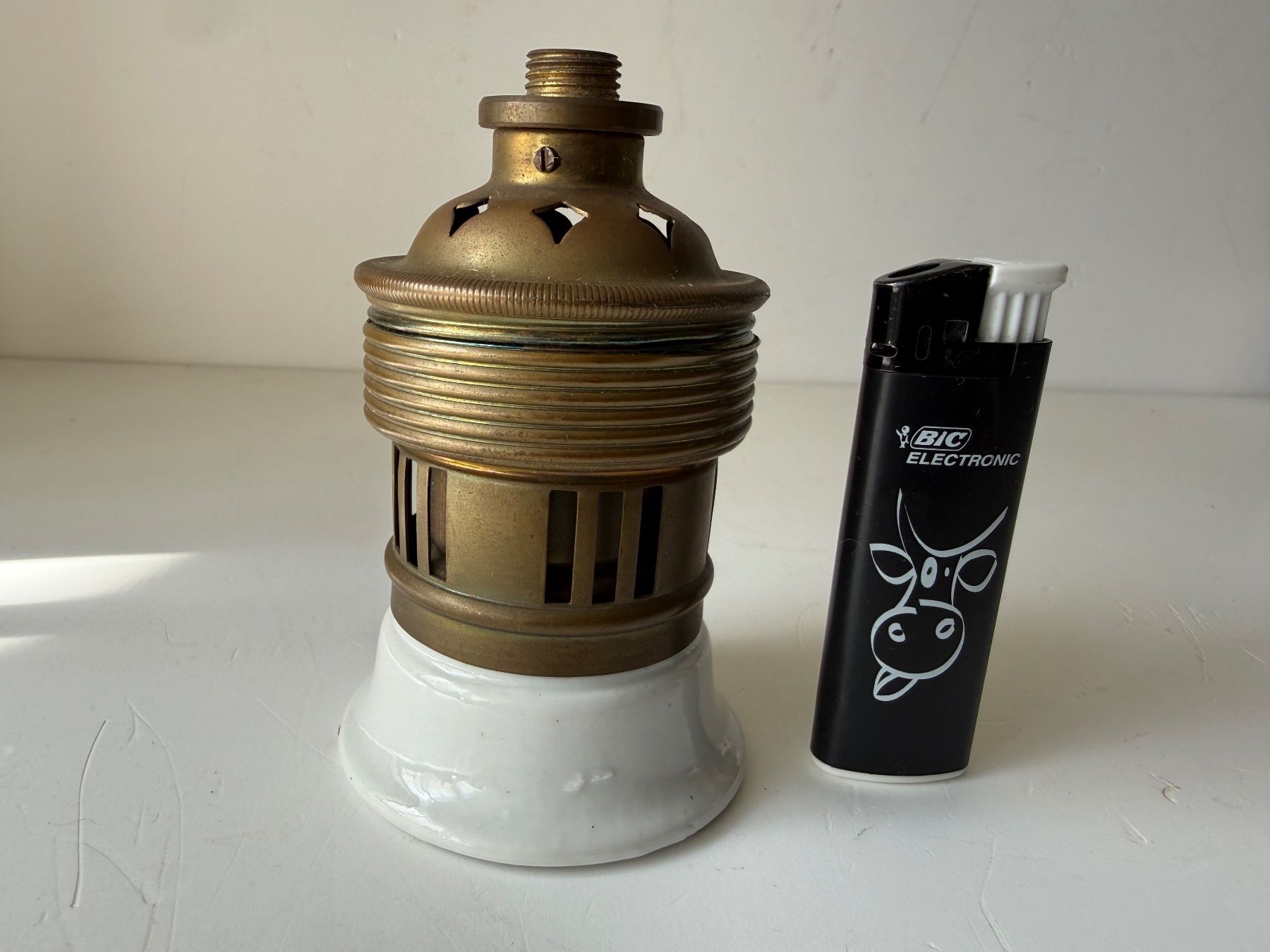Lampade: Antike Lampenfassung – Usato da Zwingen venduto da moje1 5