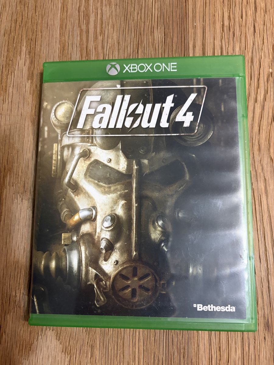 Jeux: xbox one game, Fallout 4 – D'occasion à Bern par dalmaxxi