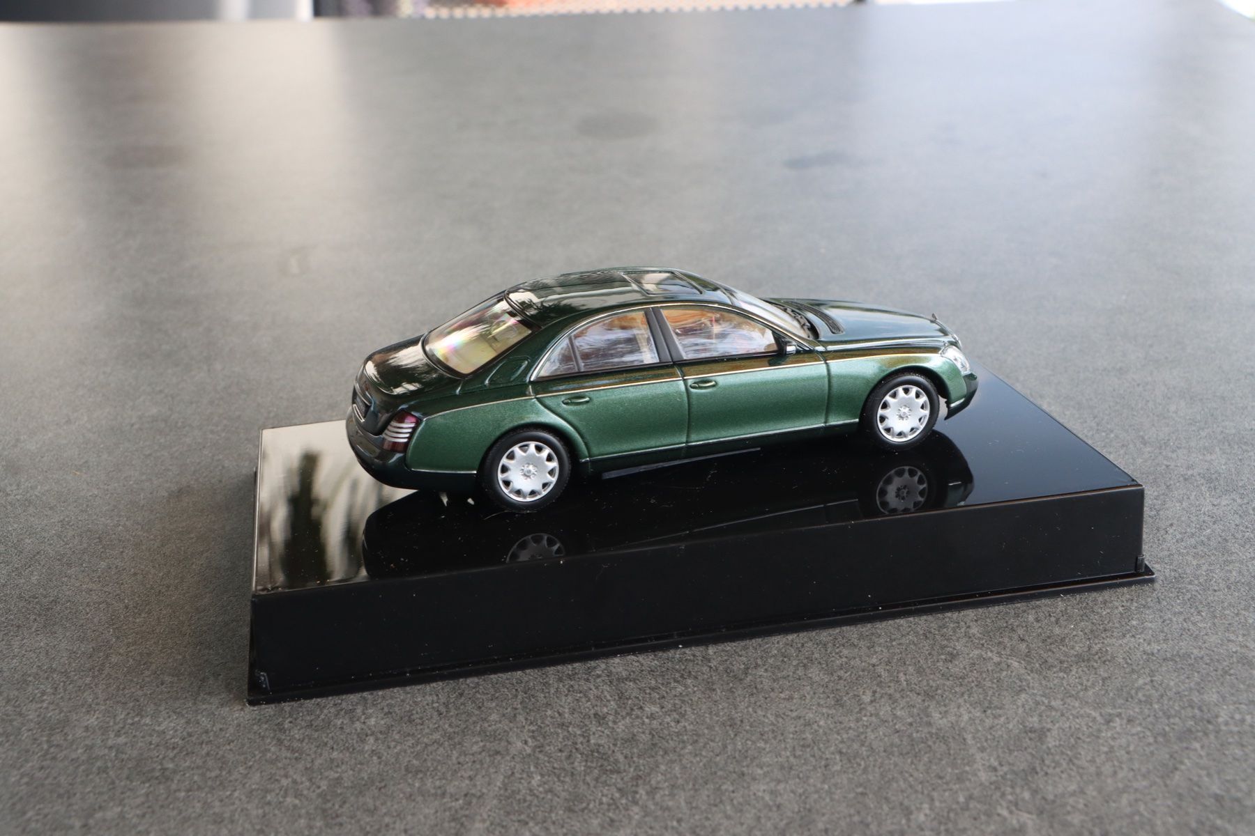 Autoart Modellautos: Maybach 57 SWB 2005 1:43 AutoArt – Neu und originalverpackt aus Bühl b.Aarberg von modelldiecast 8