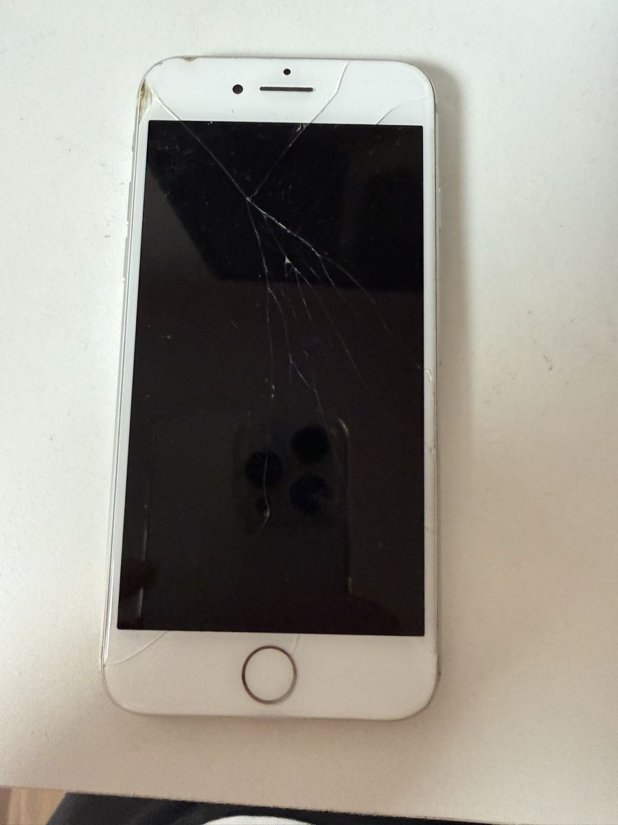 Apple Portables: Iphone 6 – D'occasion à Adliswil par dus_pbz8 2