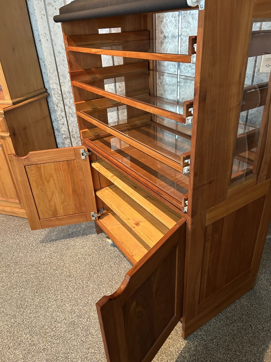 Vitrinen: Vitrine en bois massif – Gebraucht aus Glovelier von s4rahde4ls 5