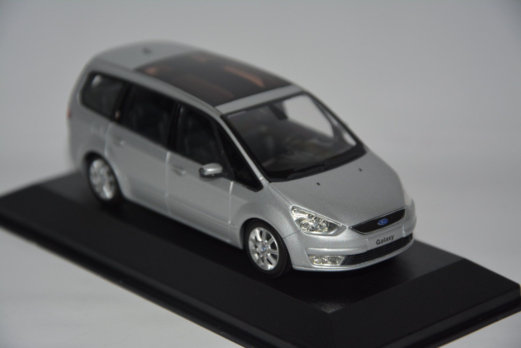 Ford Voitures modèles: Ford Galaxy 2006 , Minichamps , 1:43 – Neuf (Voir description) à Goldach par Feivel9 4