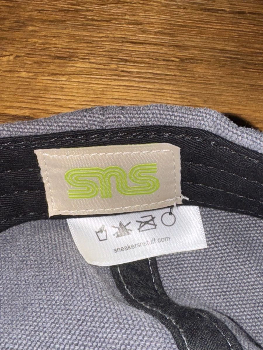 Chapeaux, bonnets & casquettes: SNS Sneakersandstuff Cap grau – D'occasion à Watt par lou_m5tq 2