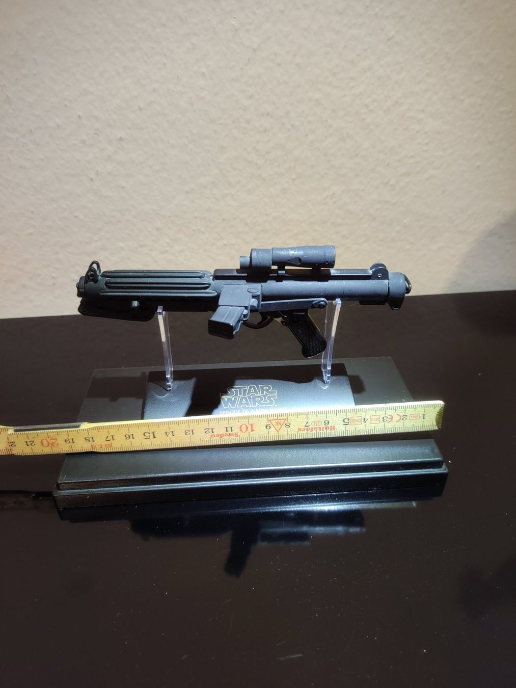 Star Wars Kit di modellismo & Modellini statici: Master Replica E11 Stormtrooper Blaster – Usato da Volketswil venduto da Chrigi501 2