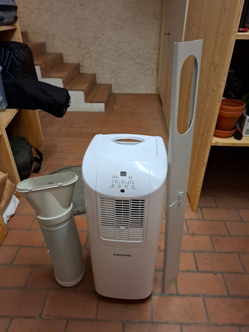 Climatiseurs: Klimagerät mit Rollen – D'occasion à Aarau par rro_8lpz 2