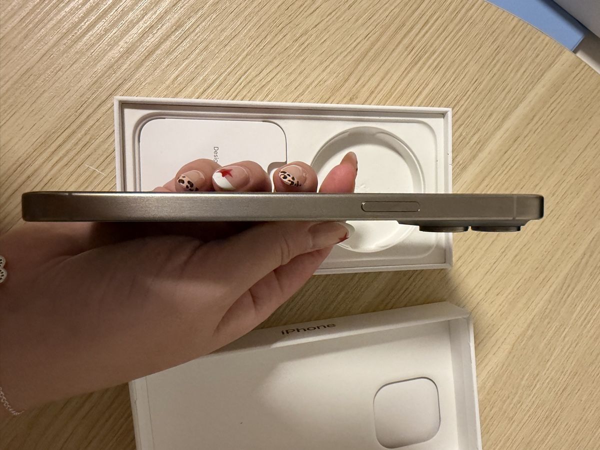 Apple Telefoni cellulari / Smartphones: Iphone 15 pro max 265GB Titan – Usato da Schinznach Dorf venduto da ver_5ktz 1
