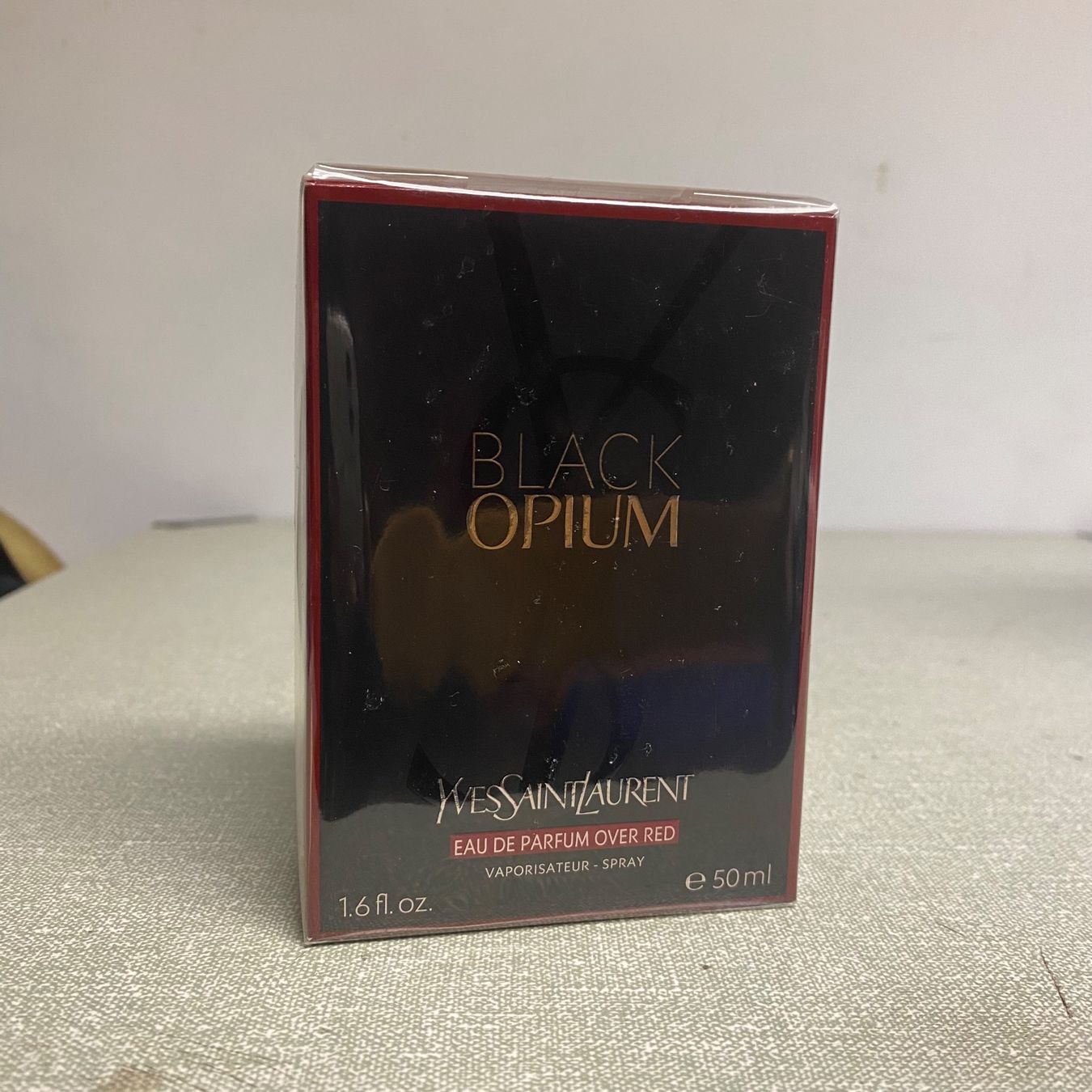 Saint Laurent Parfum & Eau de Toilette: Black Opium Over Red EDP 50mL OVP – Neu und originalverpackt aus Givisiez von dor_xb9k 2