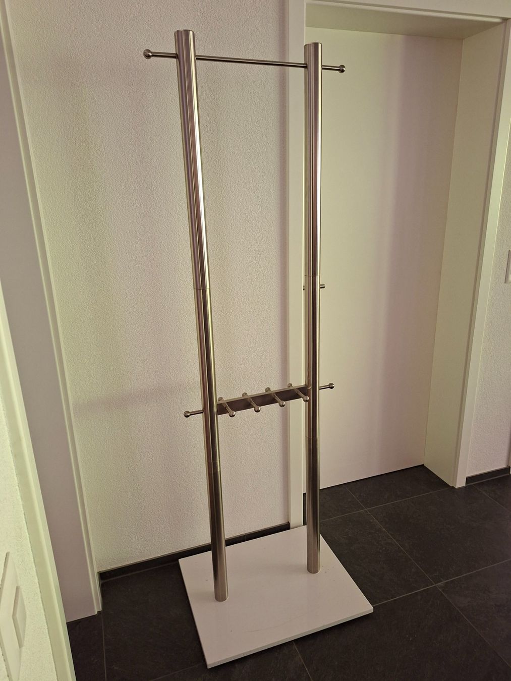 Porte manteau: Herrendiener – D'occasion à Rothenfluh par mic_snsim 1