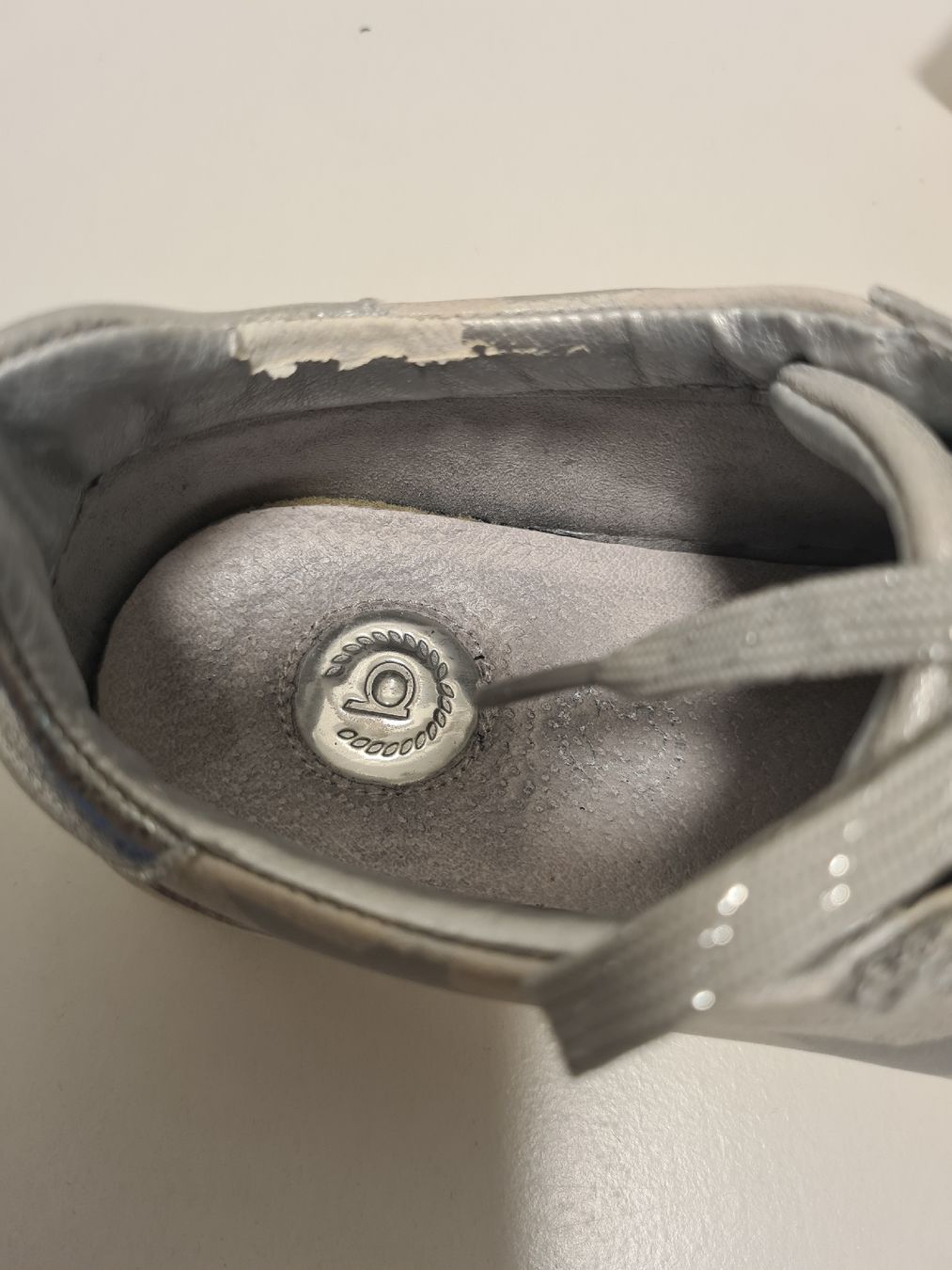Bugatti Scarpe da donna: Bugatti Sneaker, Silber mit Sternen, Grösse 40 – Usato da Winterthur venduto da Jana1701 8