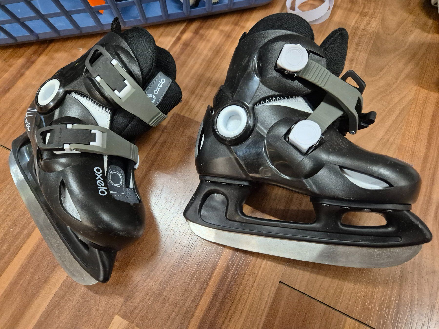 Pattini da ghiaccio: Schlittschuh oxelo gr 26 bis 28 B – Usato da Schwarzenburg venduto da Flamingo07 1