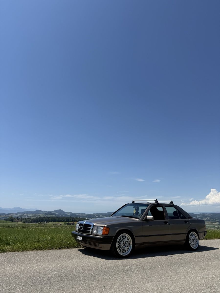 Mercedes-Benz Automobili: Mercedes 190e 2.3 manuelle – Usato da St-Martin FR venduto da dom.perroud24