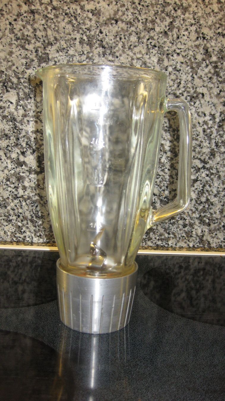 Braun Elettrodomestici da cucina: Mixerglas BRAUN MX32 mit Messerblock, Ersatzteile – Usato da Nussbaumen AG venduto da Daddy5
