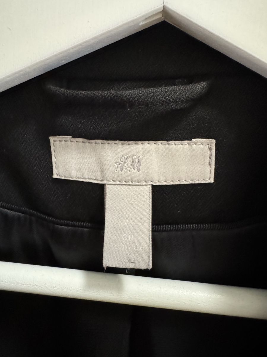 H&M Completi & Tailleur: Schwarzer H&M Oversize Blazer Gr. XS / 34 elegant – Usato da Schlieren venduto da itsquality 3