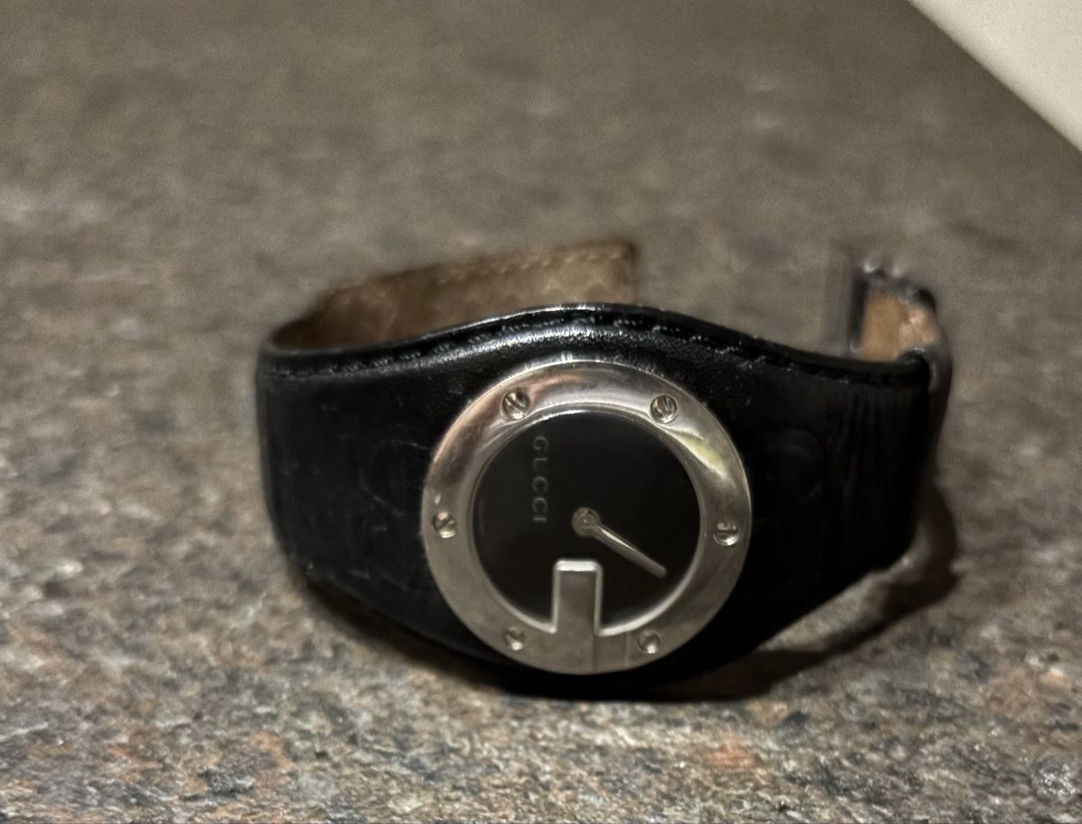 Gucci Orologi: Montre Gucci femme – Usato da Pomy venduto da Gtum 1