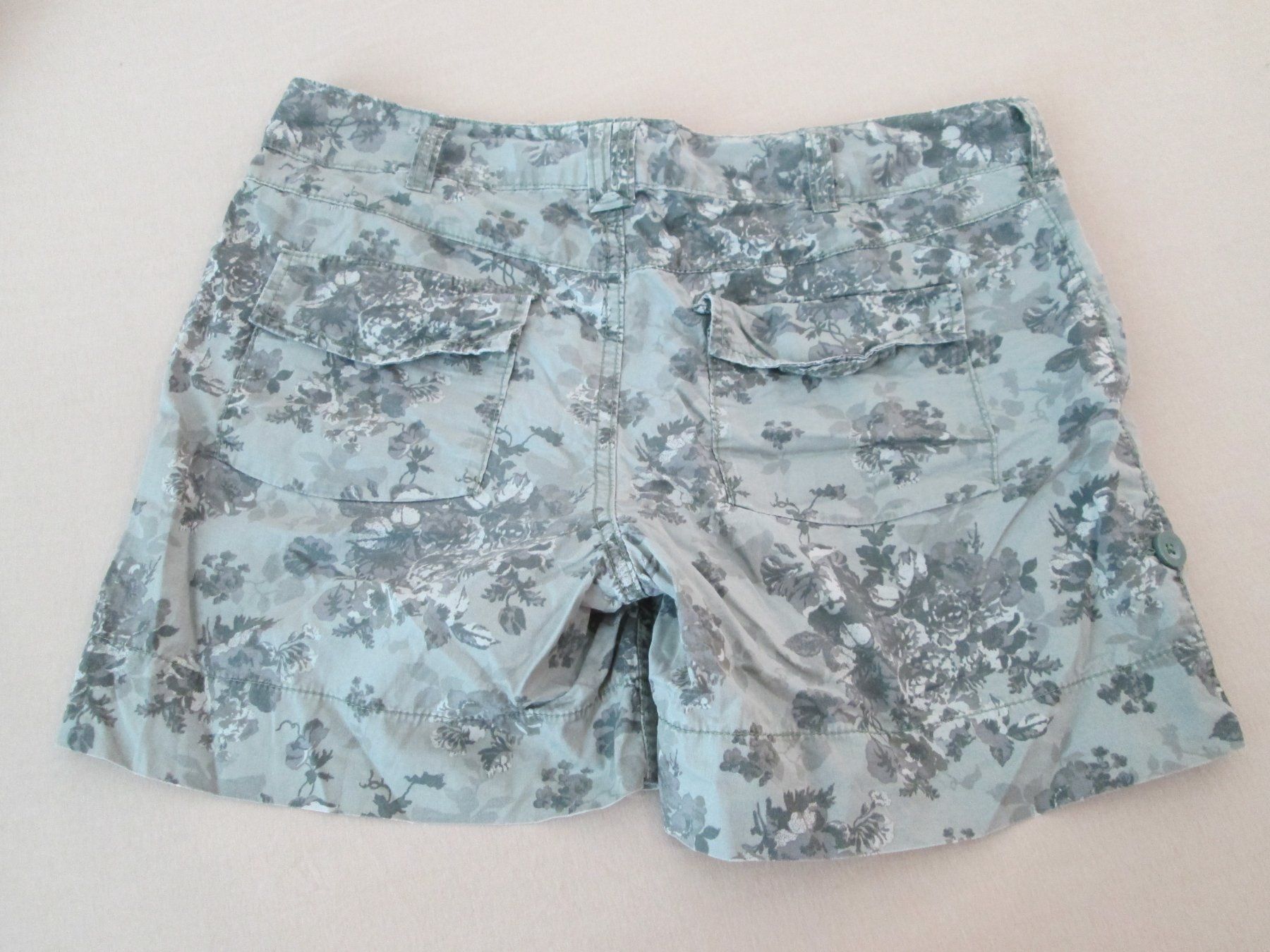 H&M Pantalons: Tolle Shorts – D'occasion à Neuchâtel par Dualseele 2