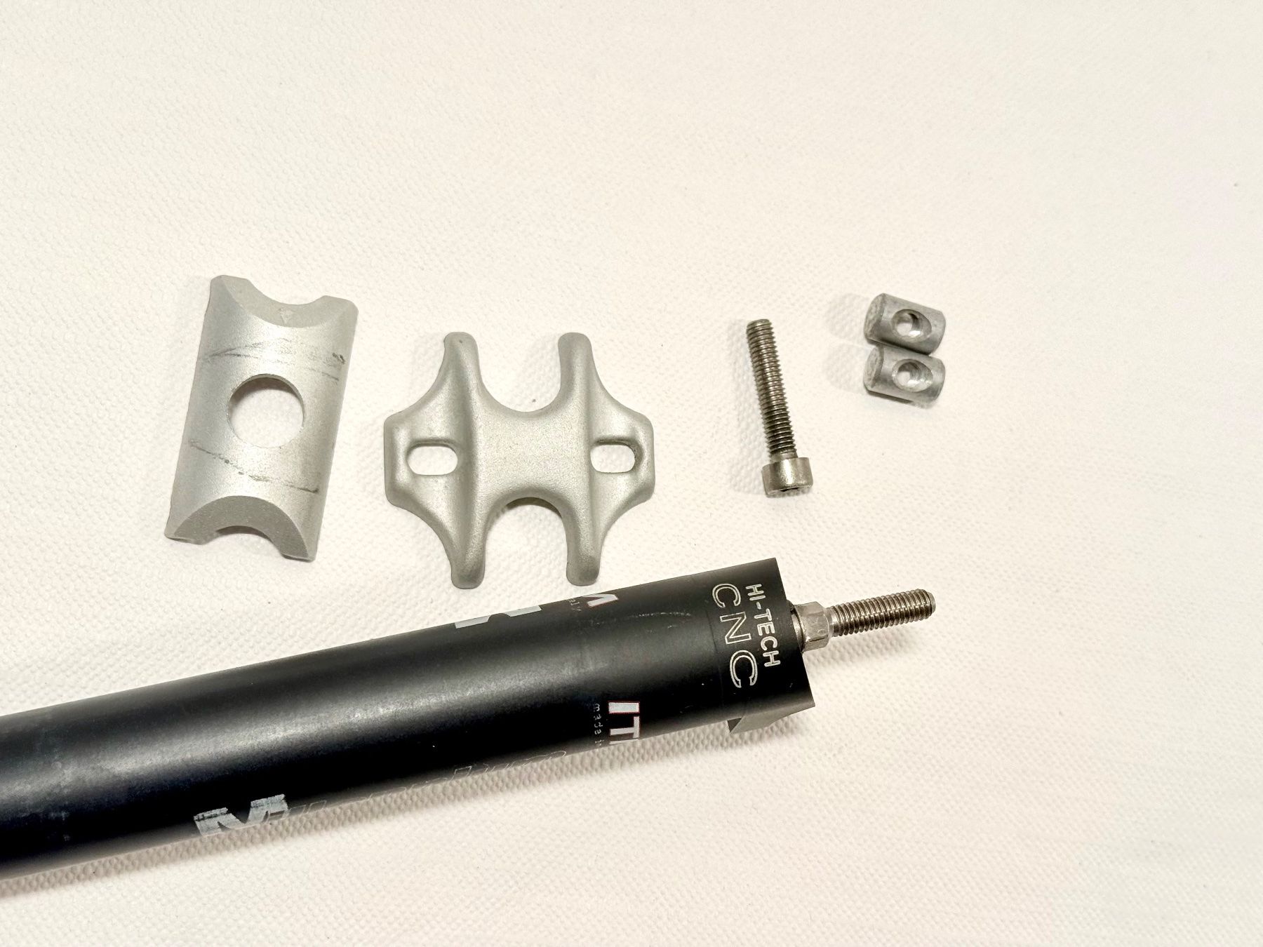 Pezzi di ricambio: ITM MILLENIUM CNC Sattelstütze 27.2mm 2607 – Usato da Luzern venduto da bikeandbeltcom 1