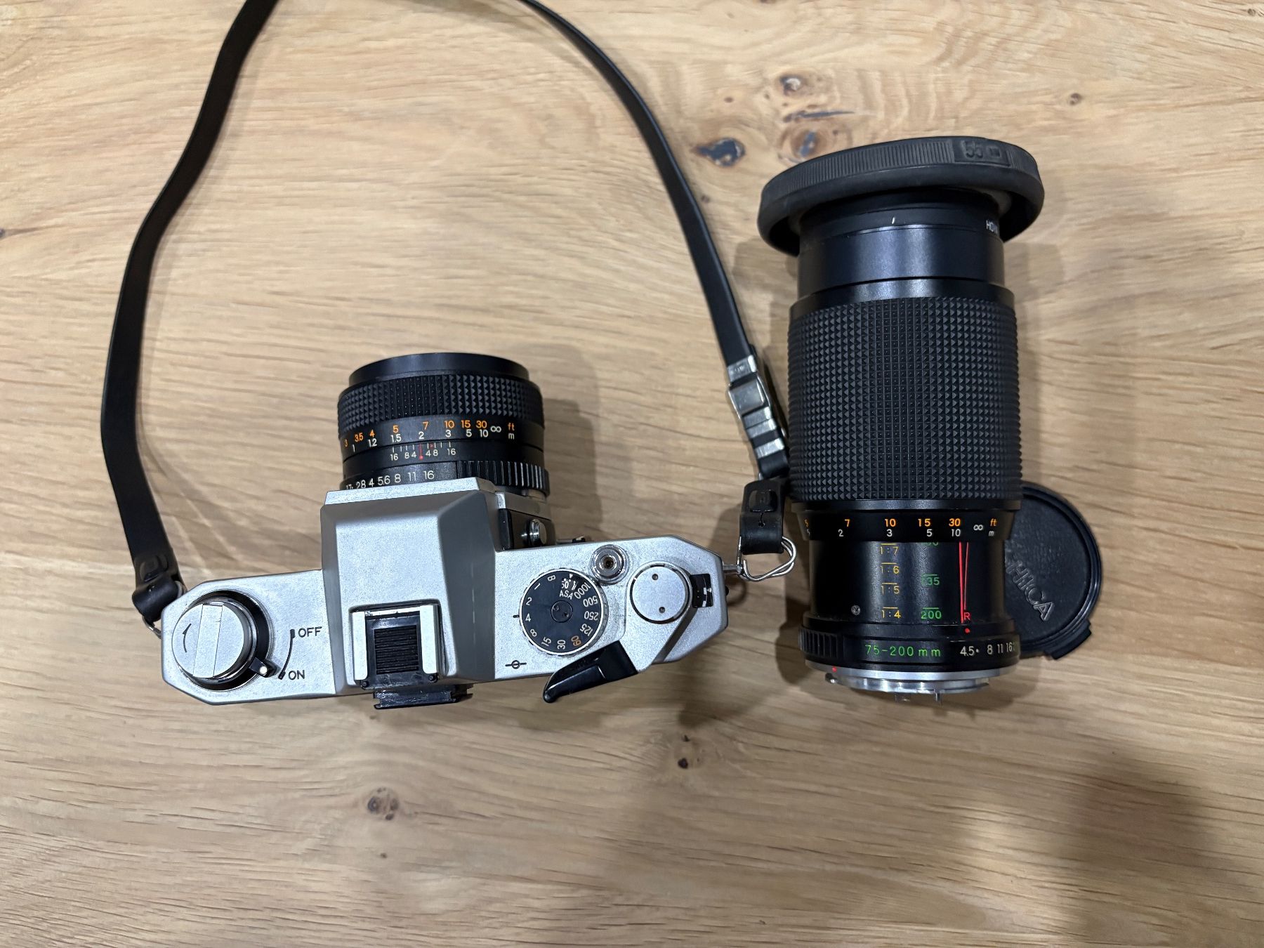 Yashica Fotocamera: YASHICA FX - 2 Camara + 2x Objektiv – Difettoso da Lausen venduto da sen_jm7c 7