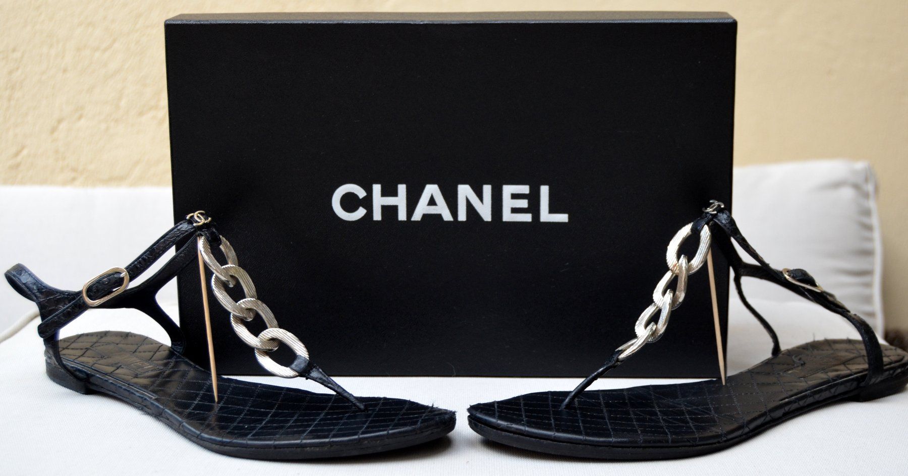 Chanel Damenschuhe: Chanel Sandalen / sandales .40 – Gebraucht aus Collonges von Auganien
