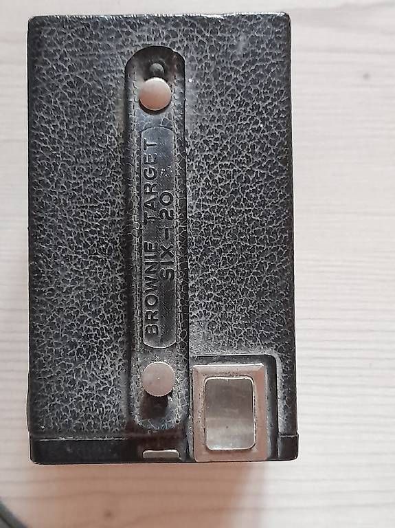 Fotocamera: Retro Kamera Brownie Target six-20 – Usato da Corban venduto da mro_bp82