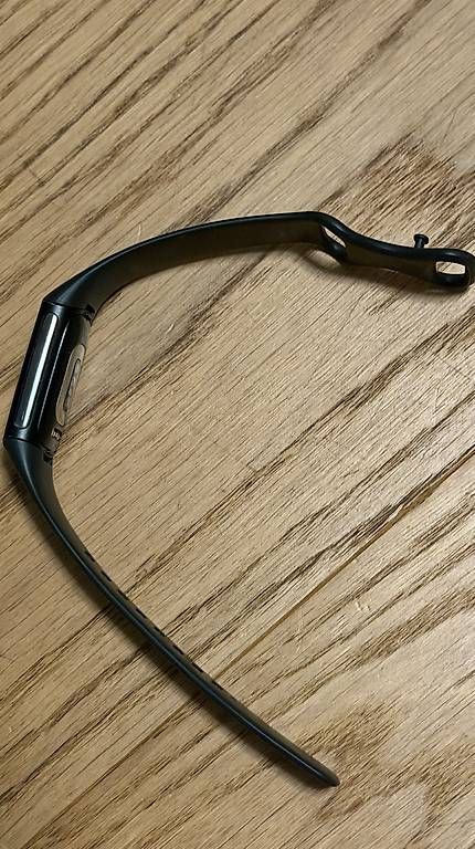 Smartwatch: Fitbit Charge 6  mit Ladekabel und Armbänder – Gebraucht aus Düdingen von Emphilly 1