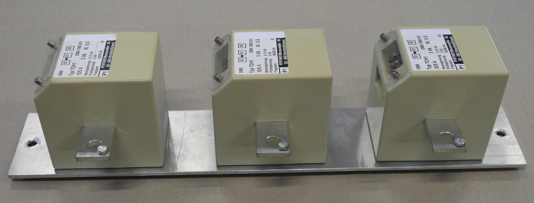 Alimentazione elettrica: 3 Stk. Messwandler PFIFFNER 10/5A – Usato da Däniken SO venduto da _Pharao_ 1