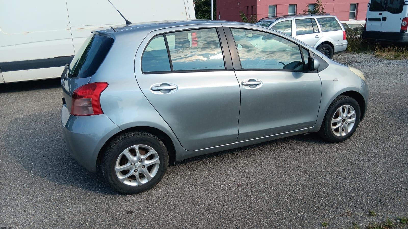Toyota Automobili: Toyota Yaris 1.0 – Usato da Rebstein venduto da TonyRasta-Autohandel 1