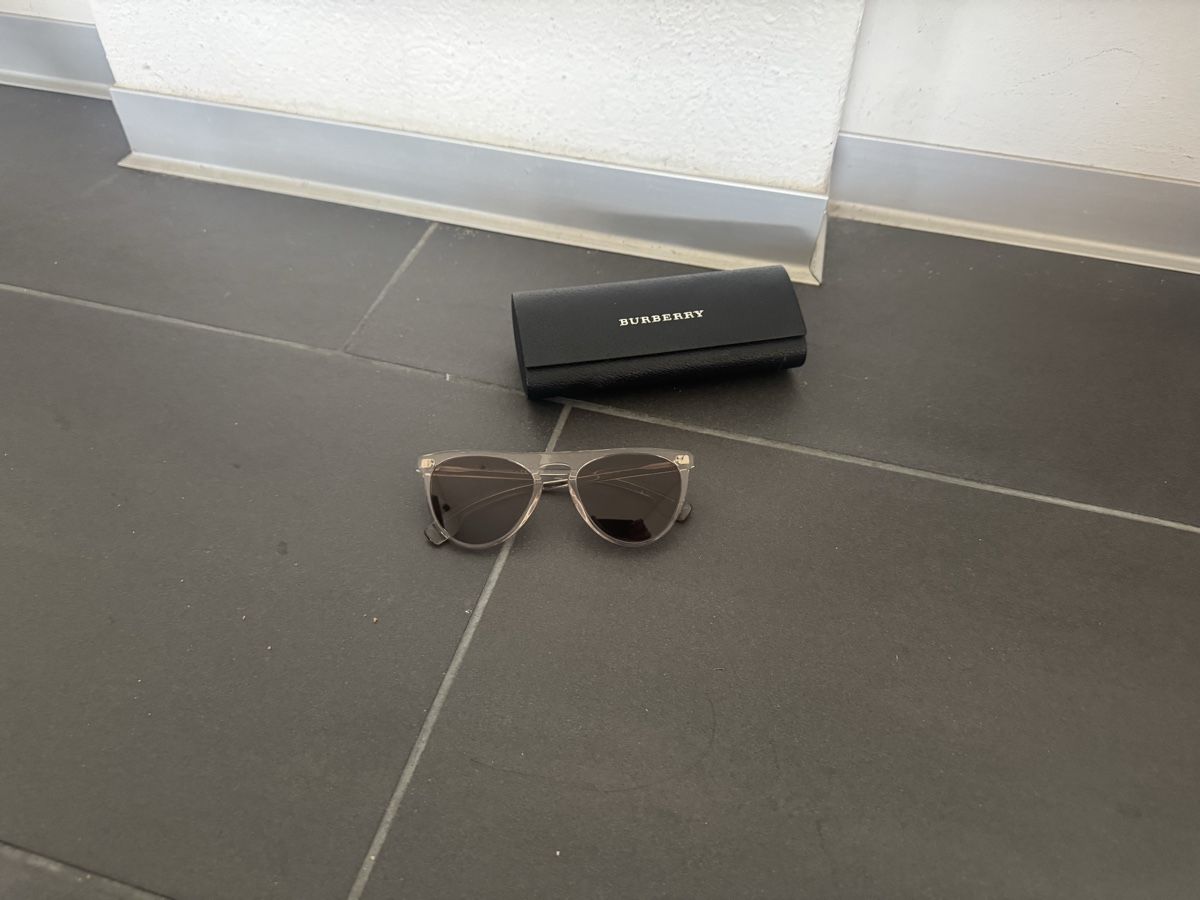 Burberry Brillen & Gläser: BURBERRY Sonnenbrille – Gebraucht aus Mörigen von Purobeach 1
