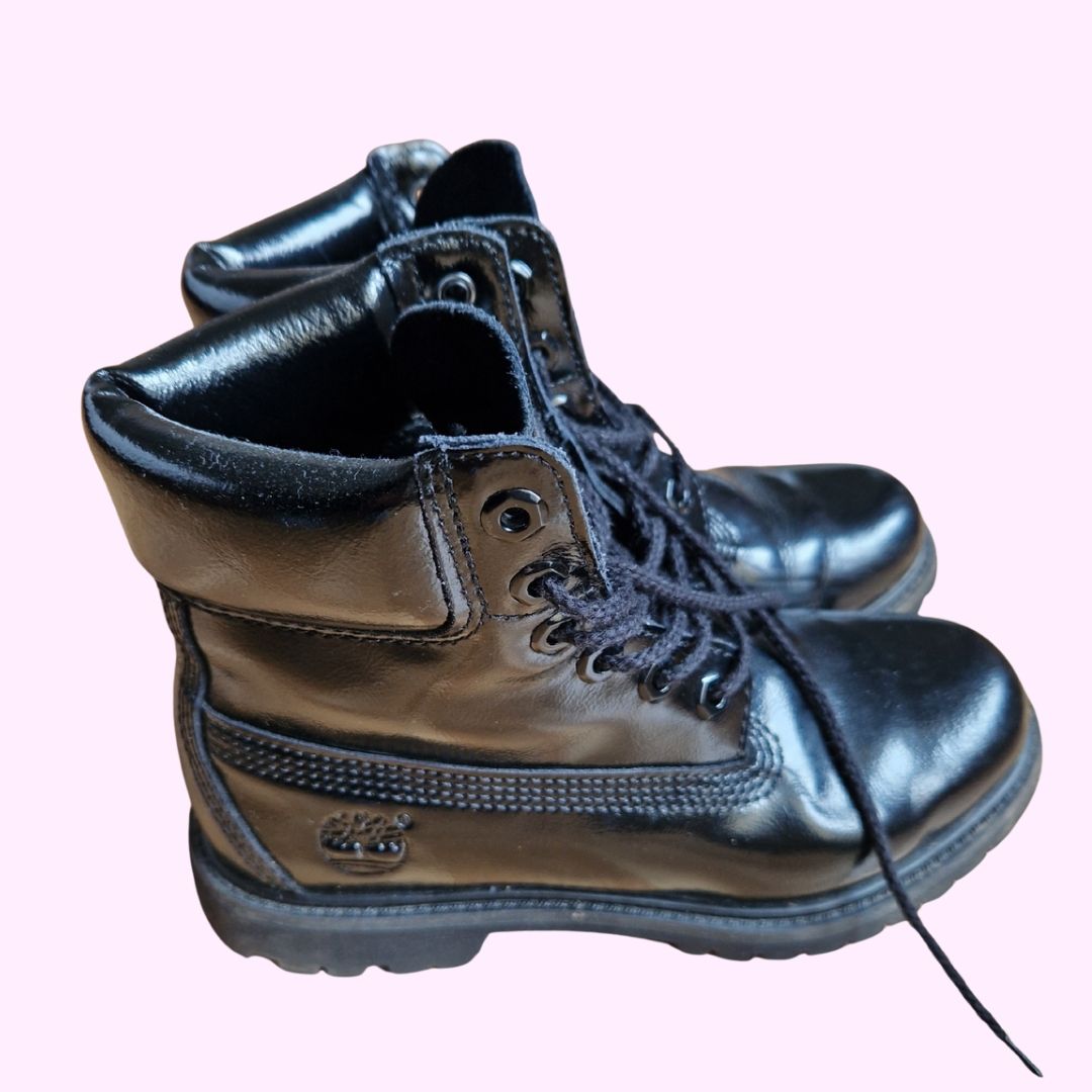 Timberland Scarpe da donna: Wasserdichte schwarze Timberland Boots,  Grösse 38 – Usato da Bern venduto da Vintagefromthefuture