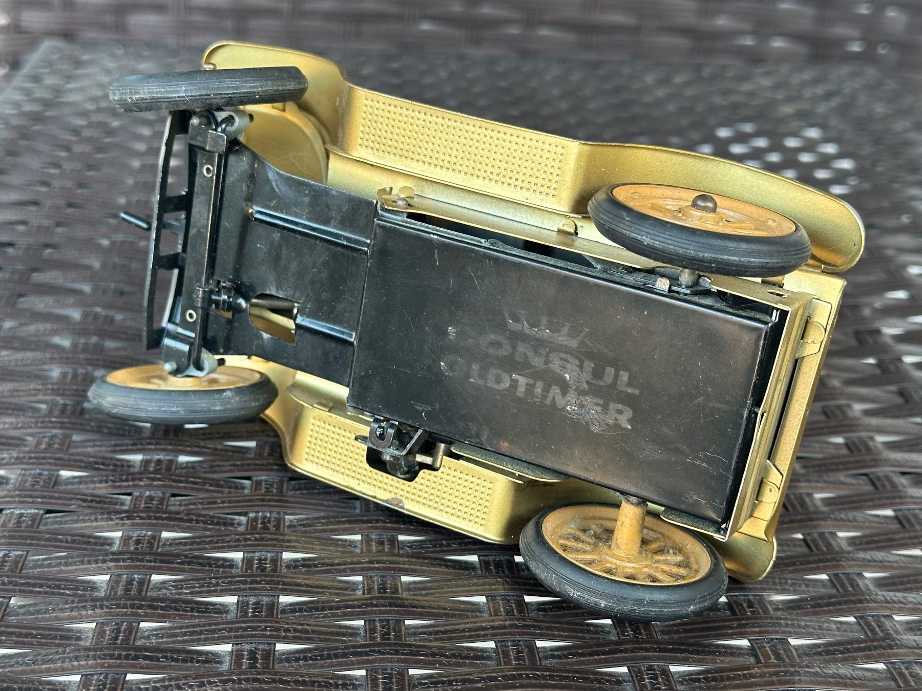 Ford Modellini d'auto: Vintage Modellauto Blechauto Ford Consul Oldtimer ab 1.- – Usato da Dübendorf venduto da lan1808 9
