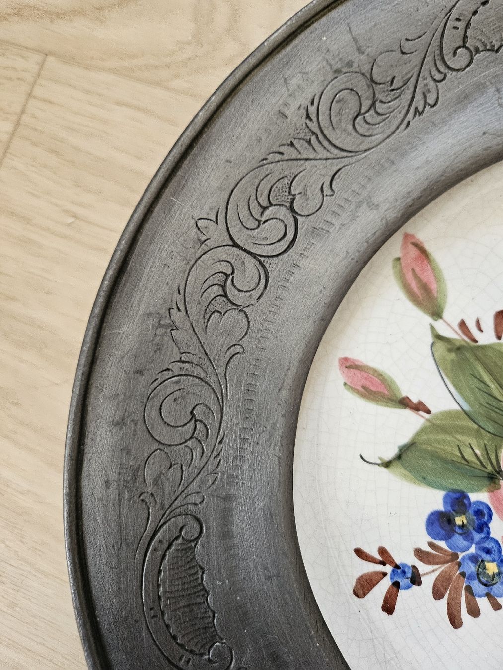 Piatti: Superbe Assiette décorative Vintage – Usato da La Joux FR venduto da car_ck96 1