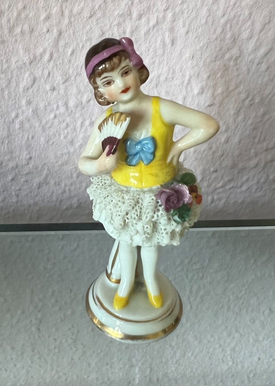 Figuren: Porcellan Figur handbemahlt – Gebraucht aus Adliswil von MeDuMe